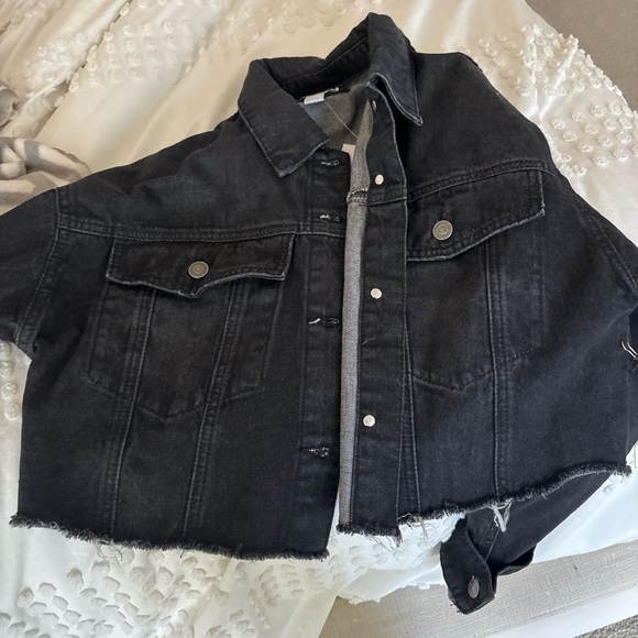 Forever 21 Jackets & Blazers - Forever 21 Charcoal Cropped Denim Jacket